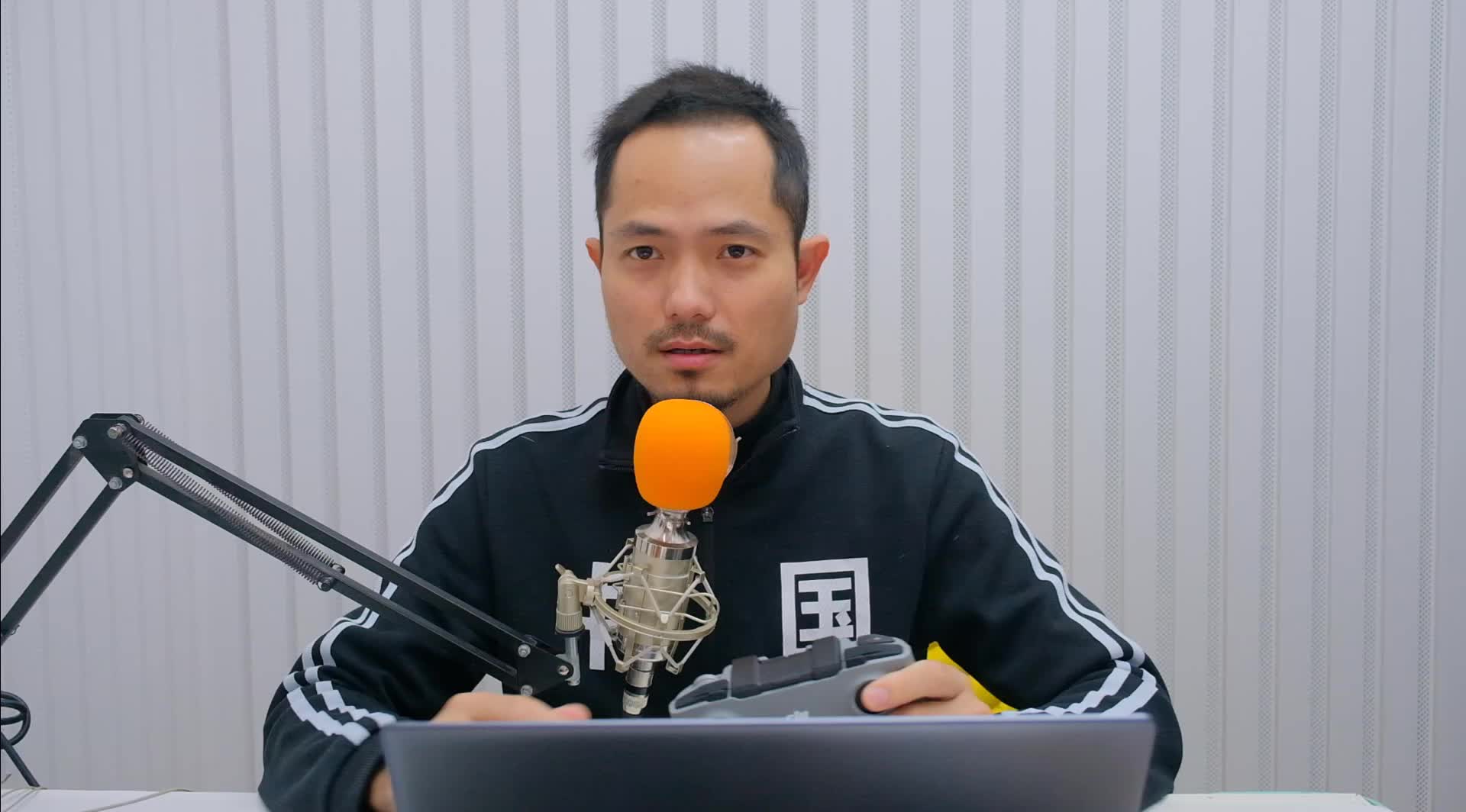 课时27：认识遥控器：低速模式飞行技巧（低空飞行）